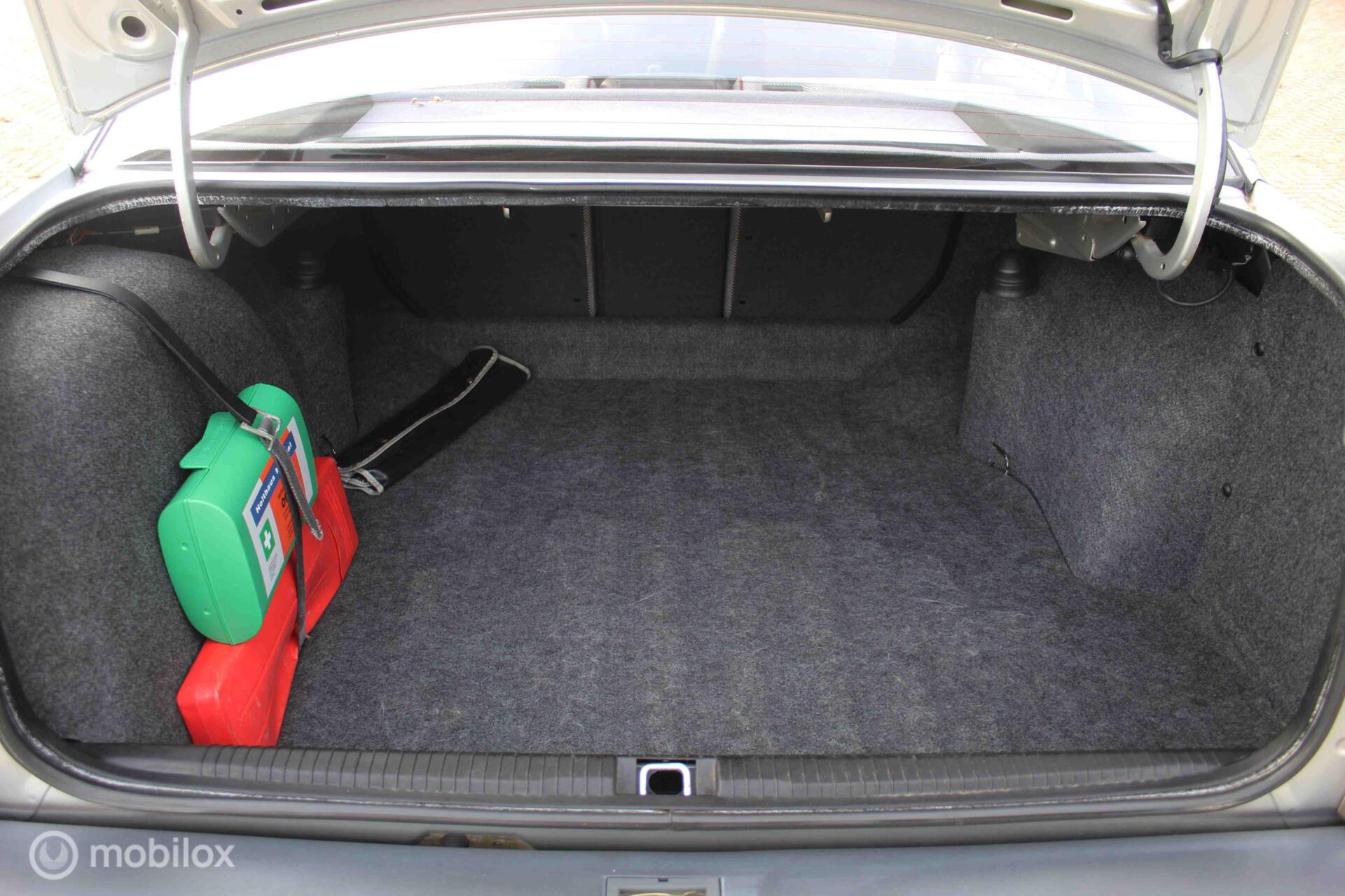 Foto van Opel Omega