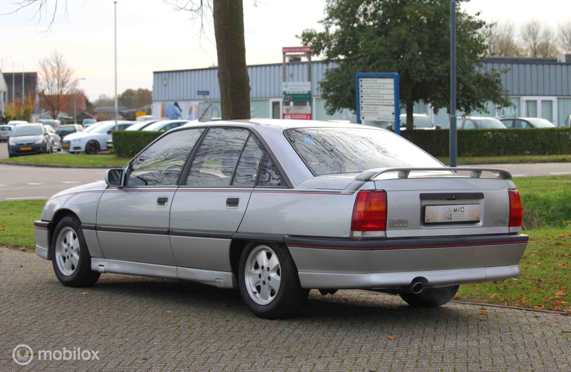 Foto van Opel Omega