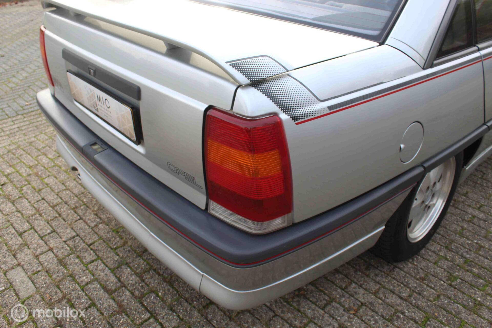 Foto van Opel Omega