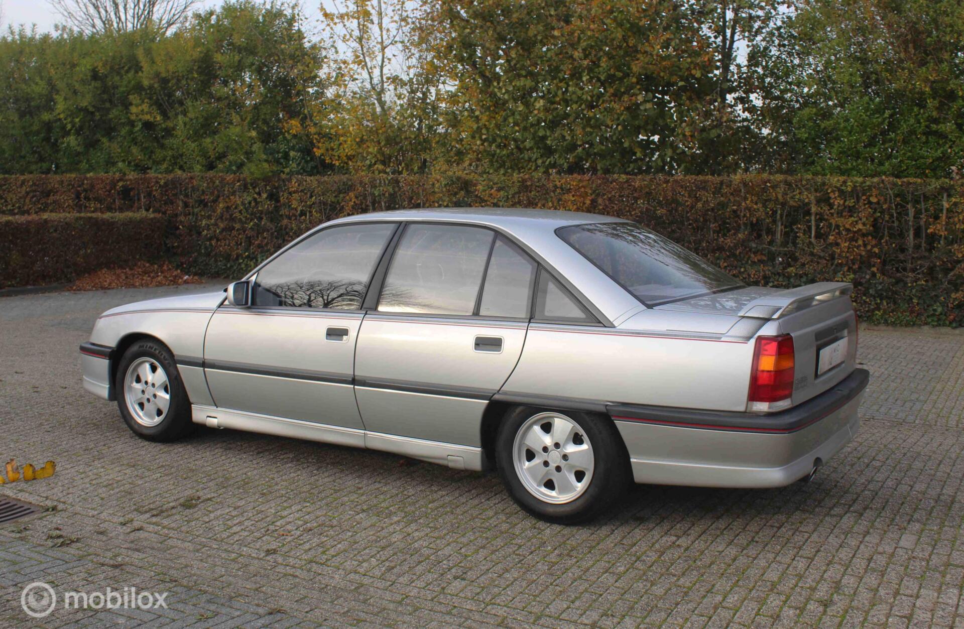 Foto van Opel Omega