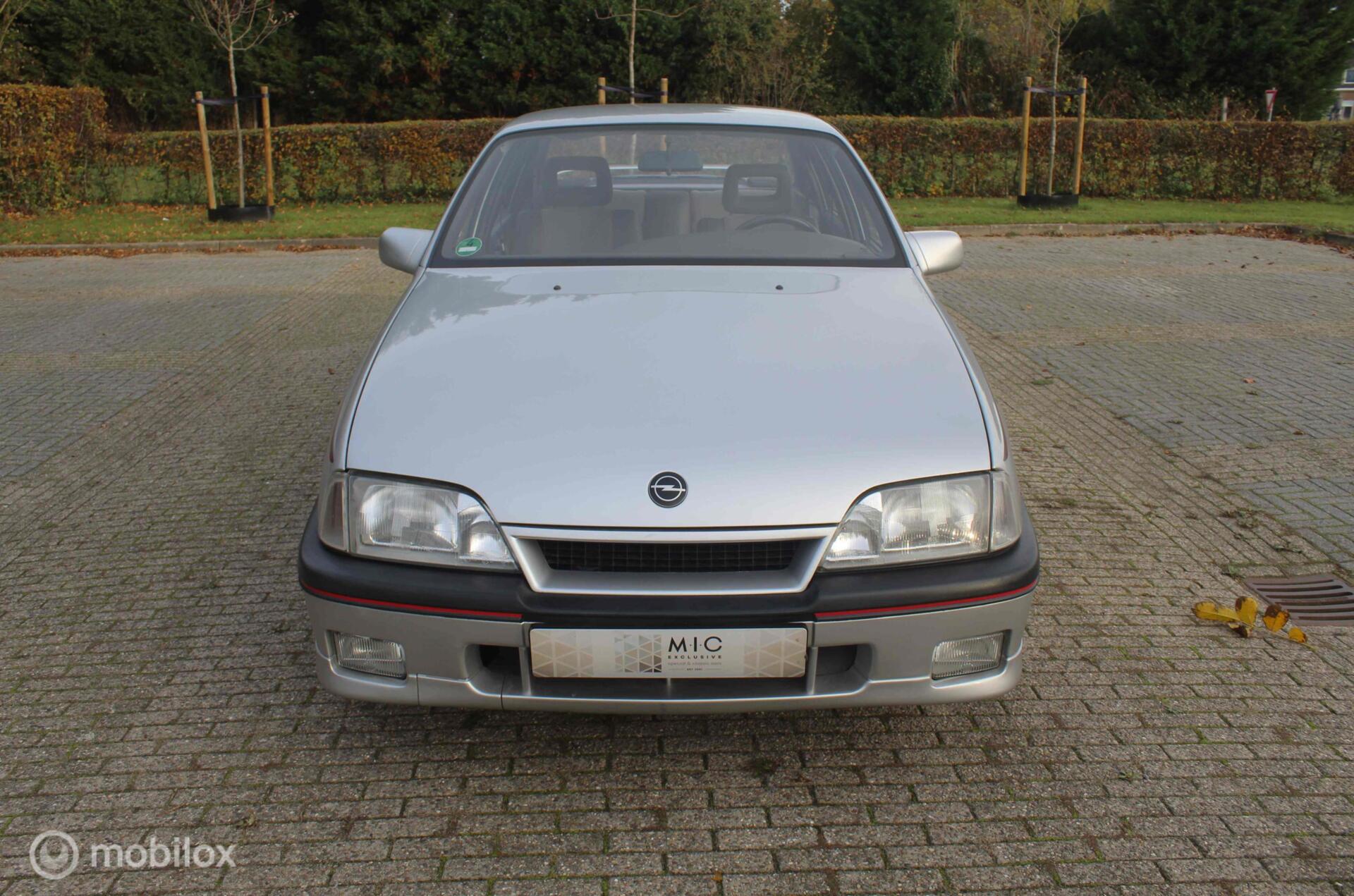 Foto van Opel Omega