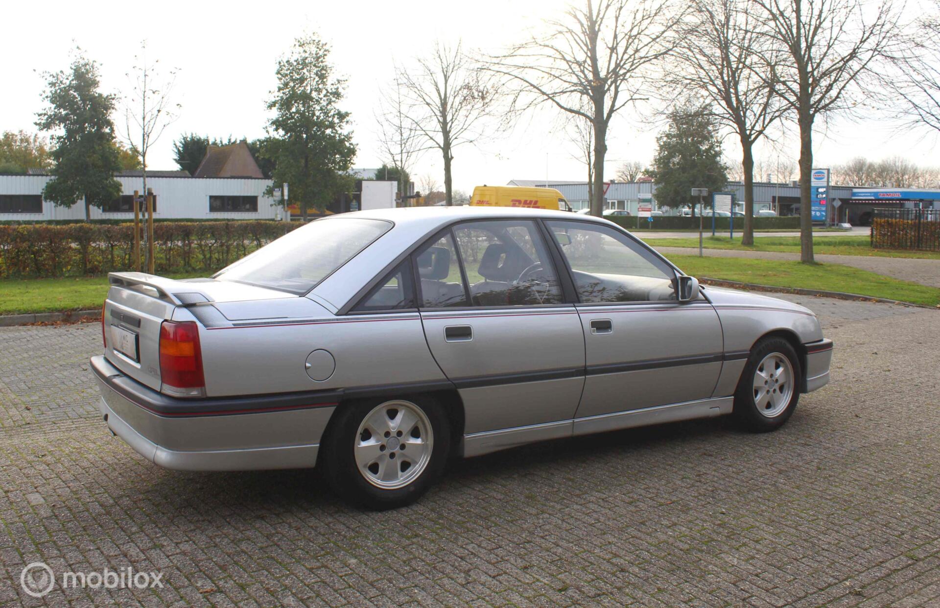 Foto van Opel Omega