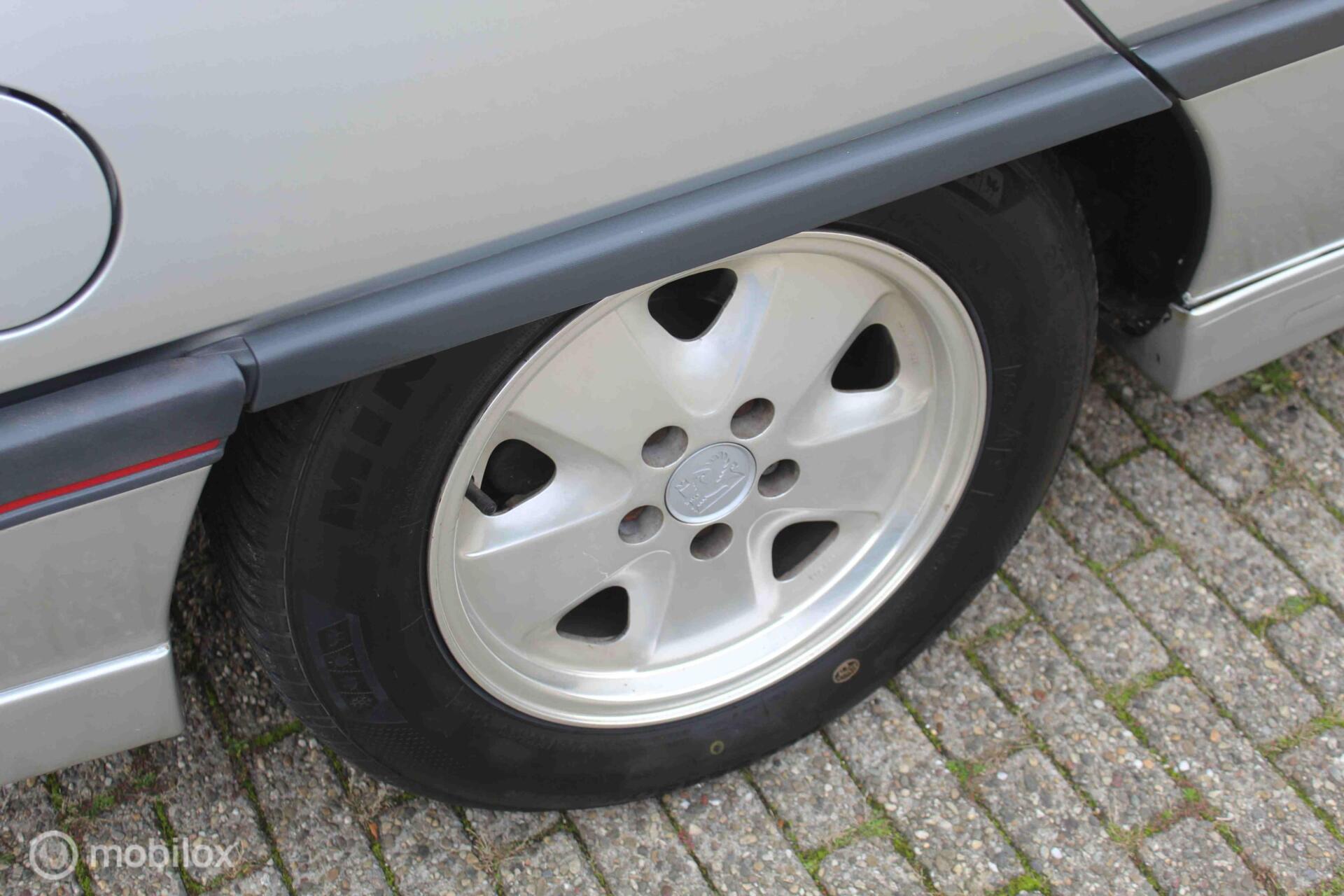 Foto van Opel Omega