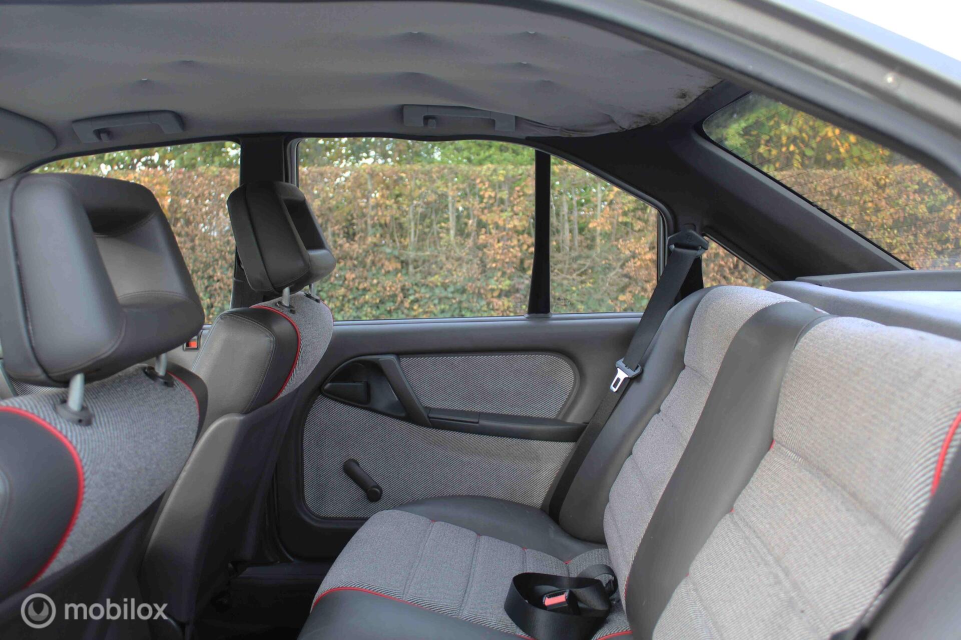 Foto van Opel Omega