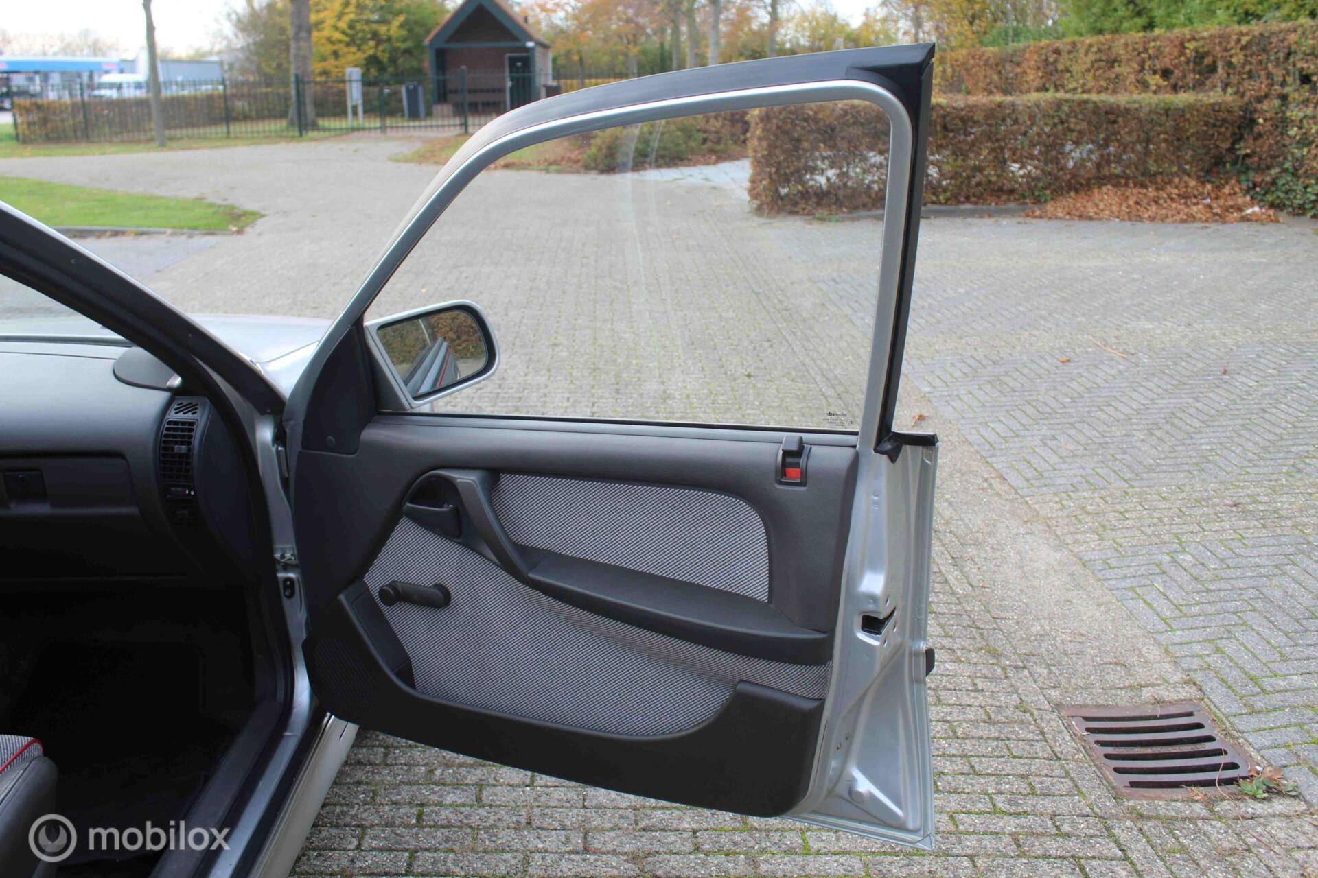 Foto van Opel Omega