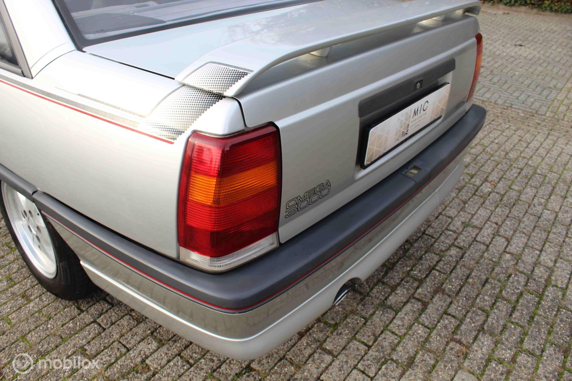 Foto van Opel Omega