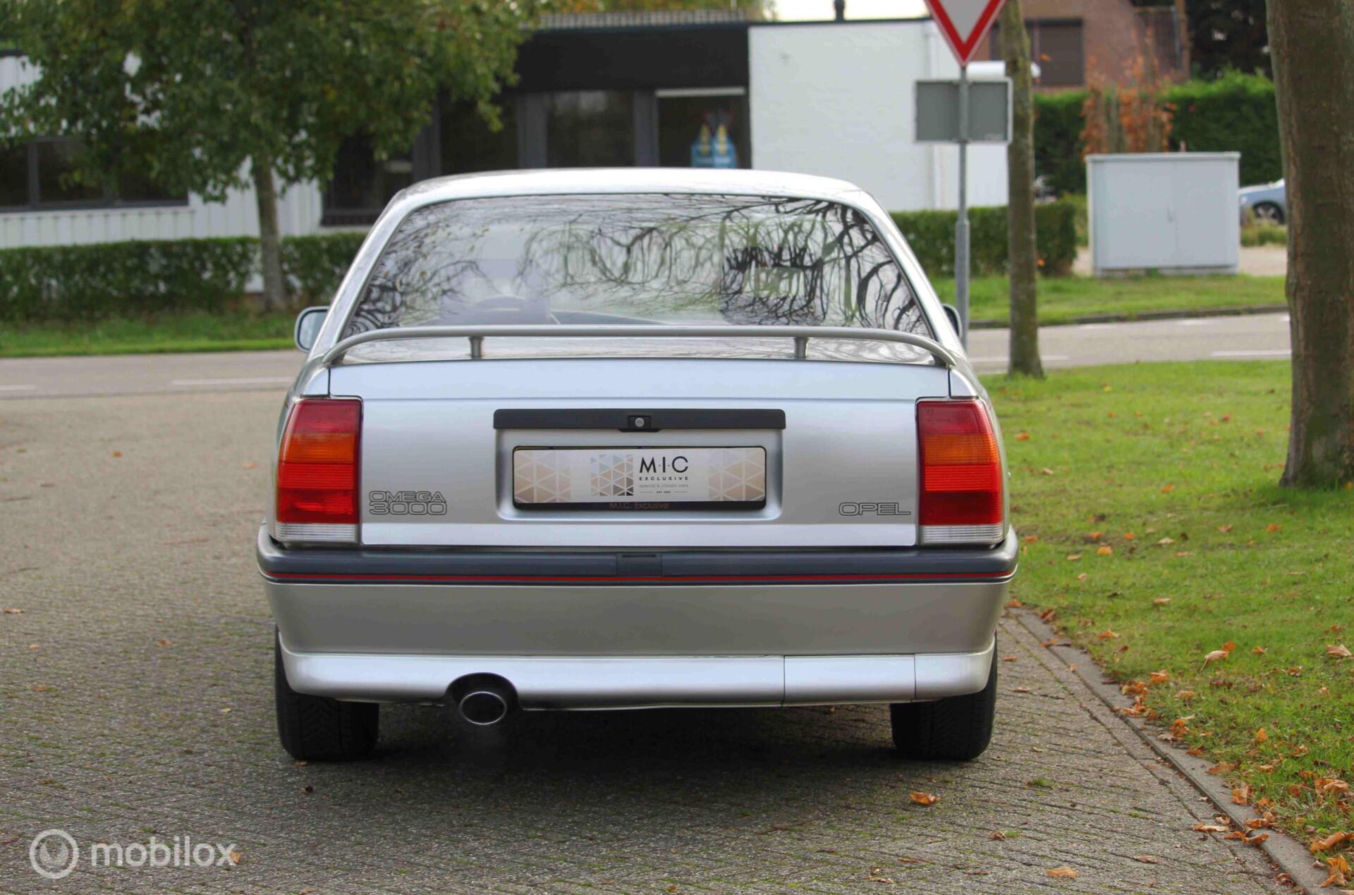 Foto van Opel Omega