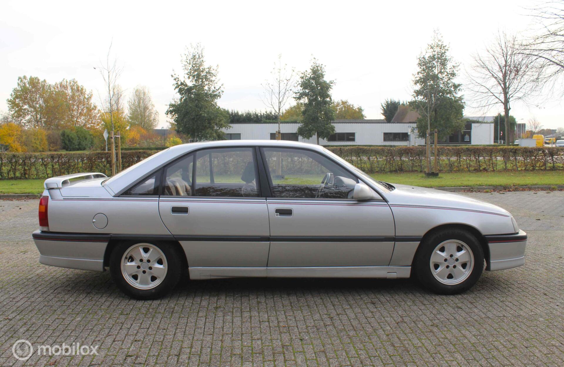 Foto van Opel Omega