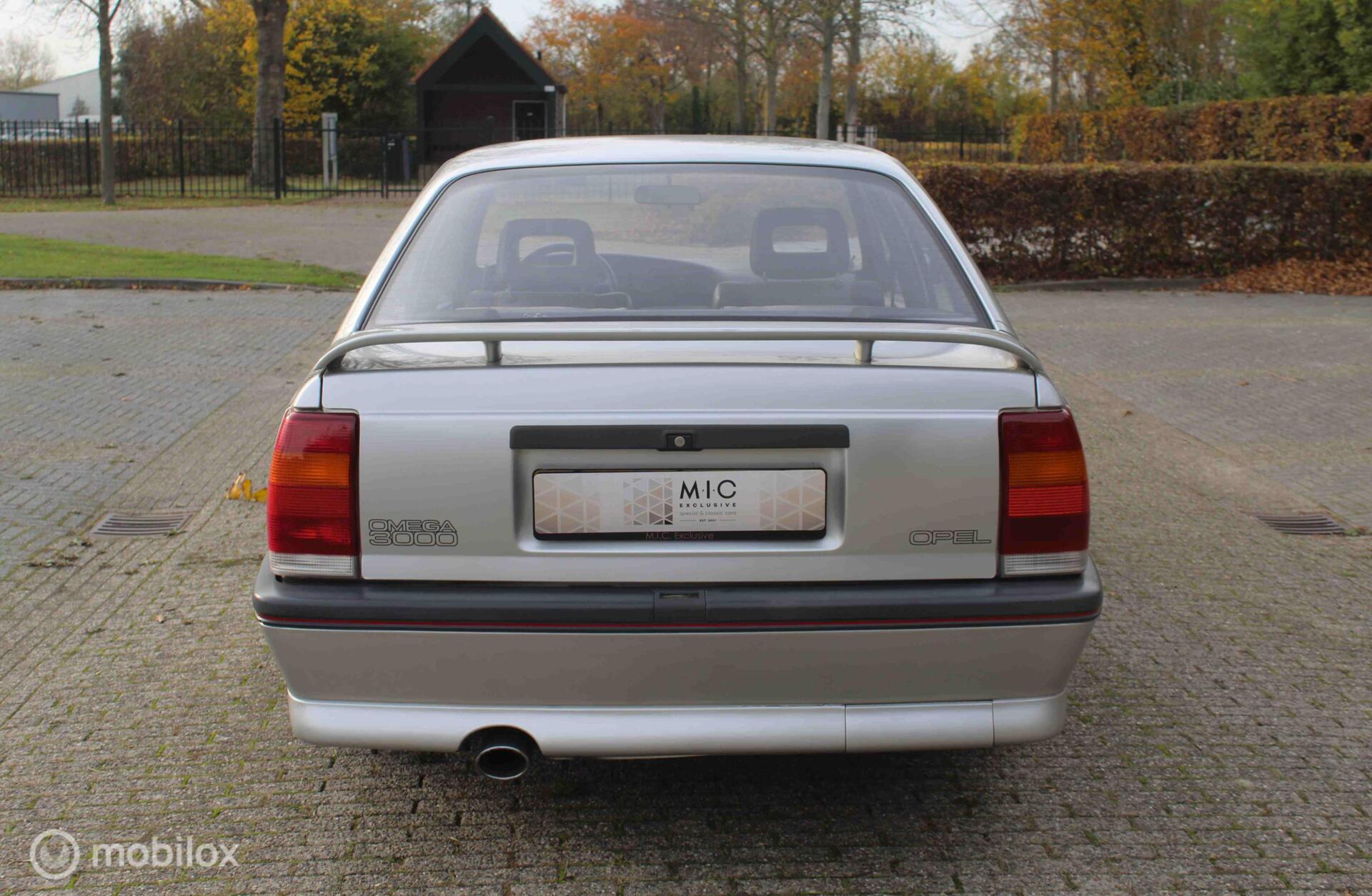 Foto van Opel Omega