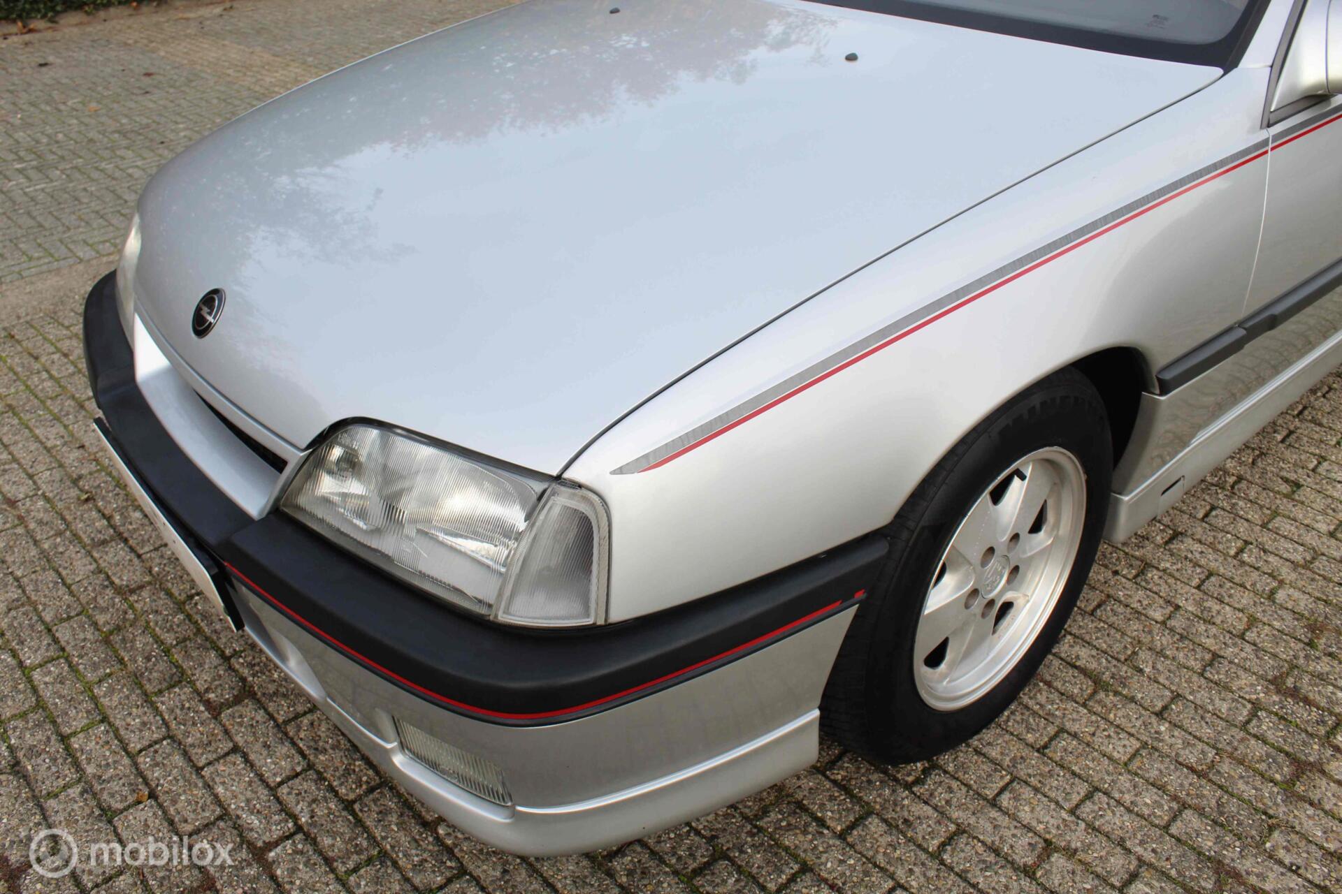 Foto van Opel Omega