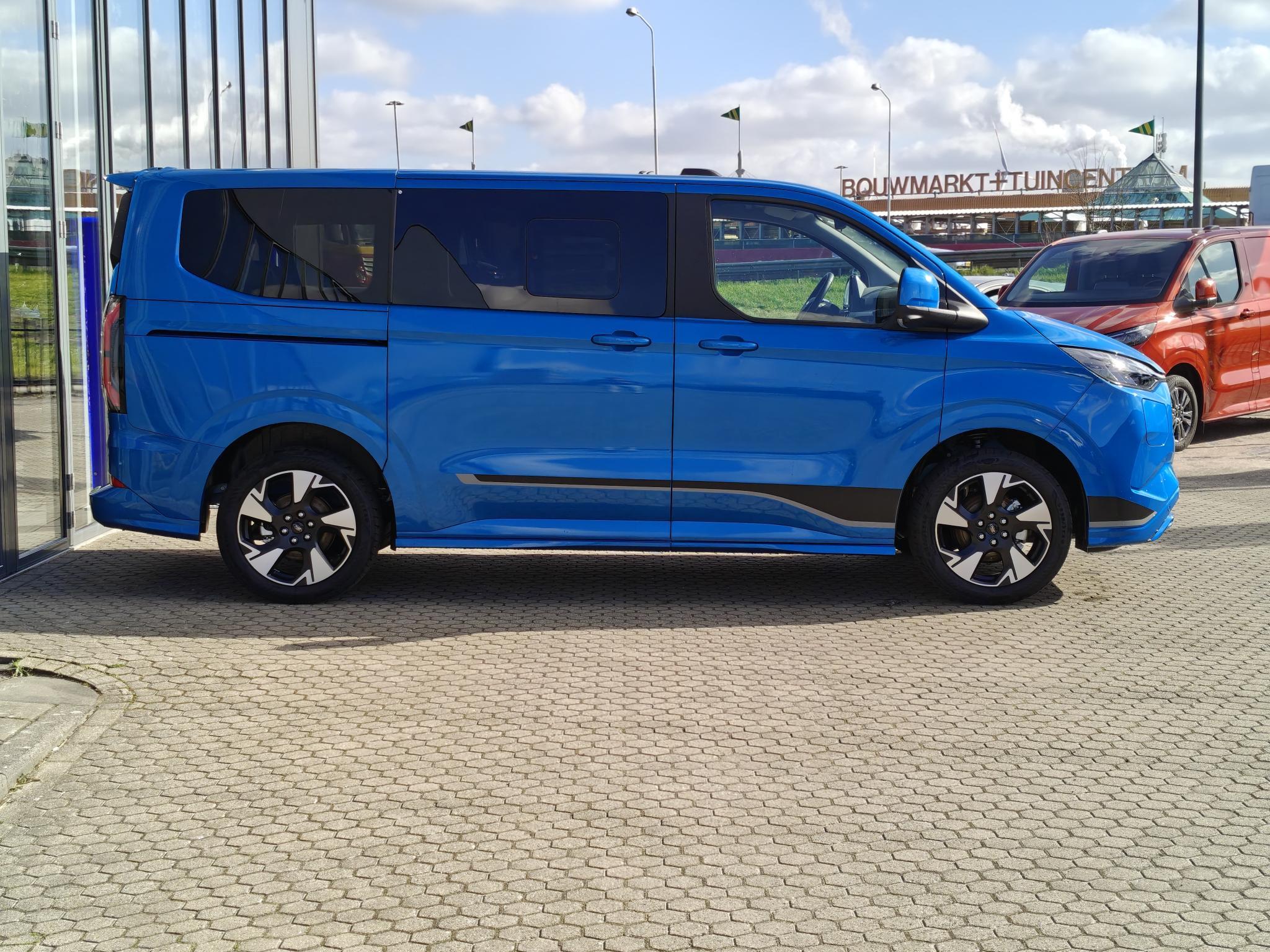 Foto van Ford E-tourneo Custom