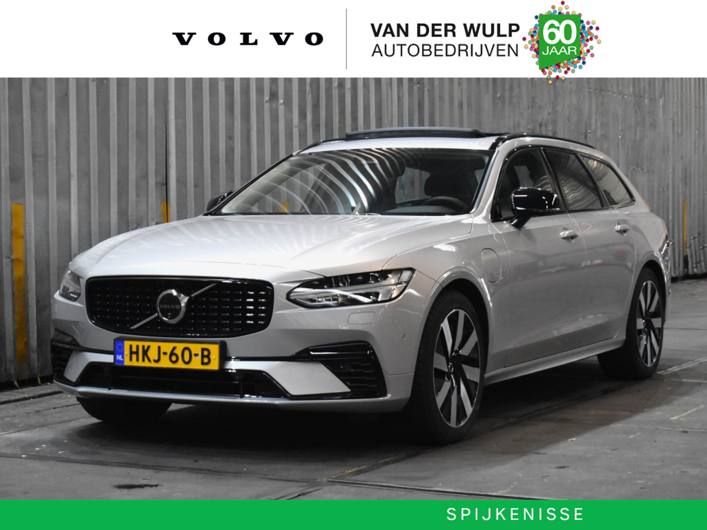 Volvo V90 T8 455PK AWD Ultra Dark | Trekhaak | 360cam 2025 - voorkant