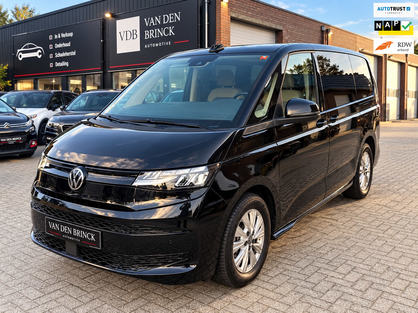 Volkswagen Multivan 1.5 eHybrid L2 Economy Business 4Motion 2025 - voorkant