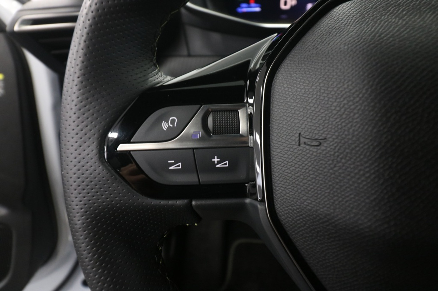 Foto van Peugeot E-2008