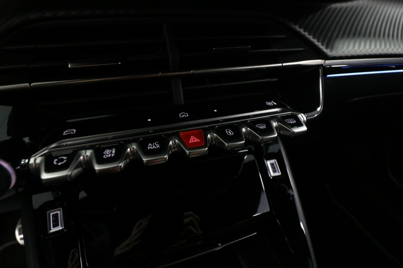 Foto van Peugeot E-2008