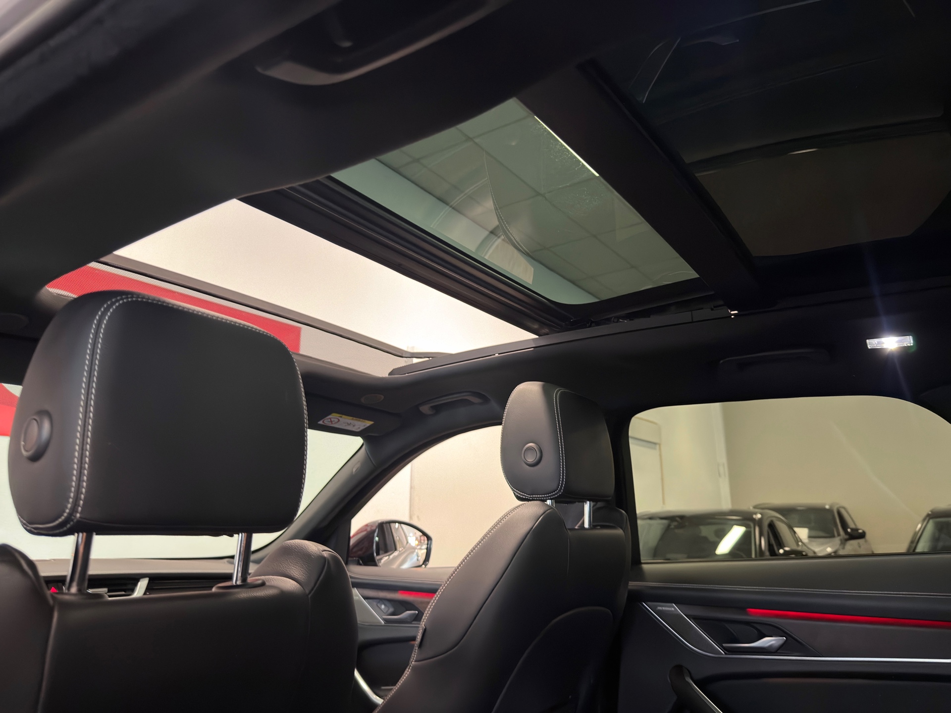 Foto van Jaguar F-pace