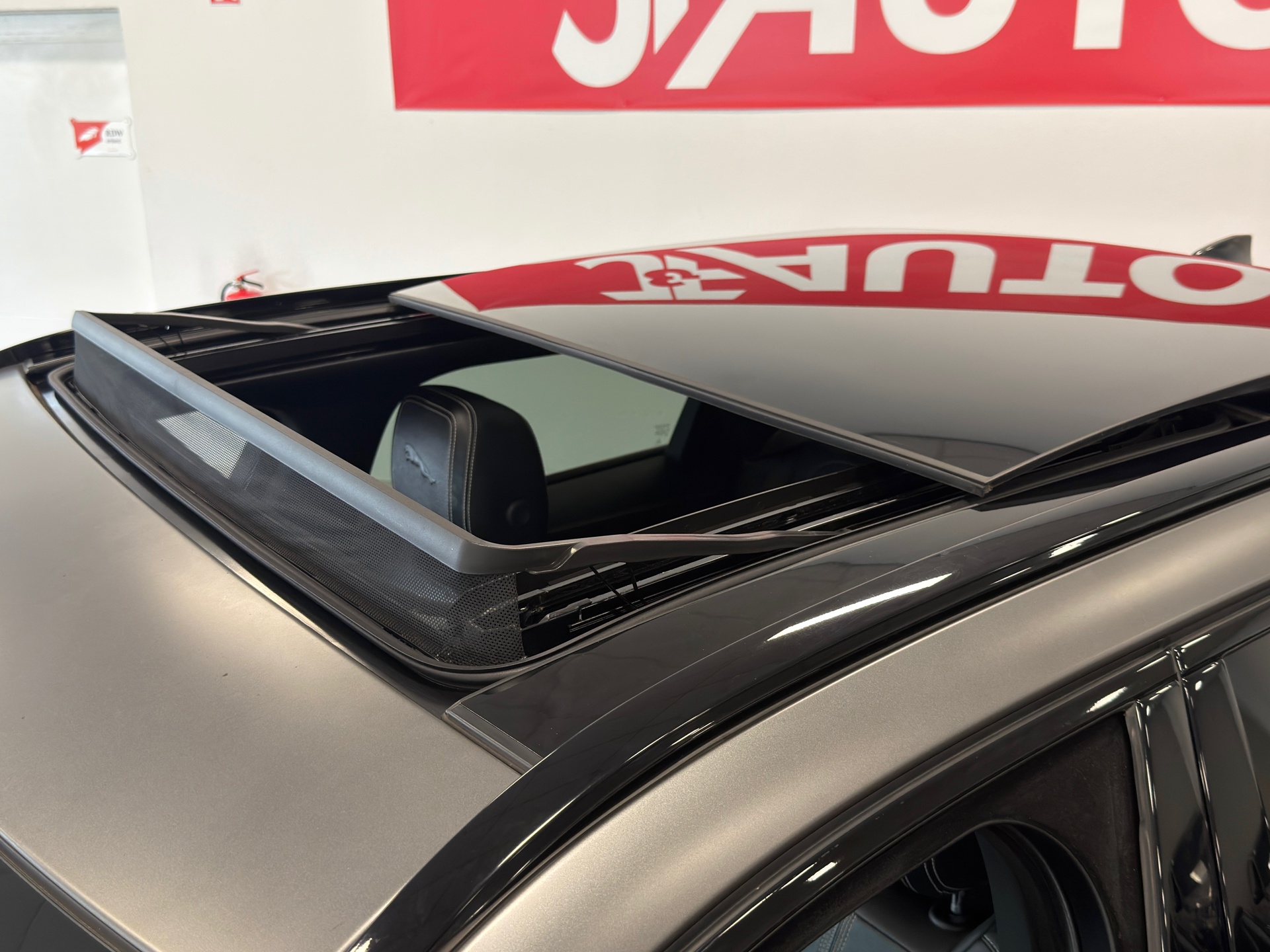 Foto van Jaguar F-pace