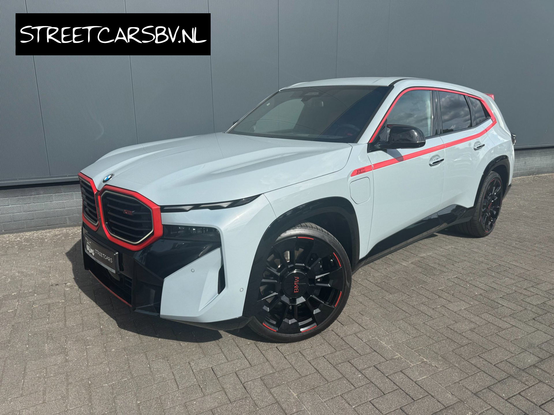 BMW XM PHEV Label Red 30 kWh 2023 - voorkant