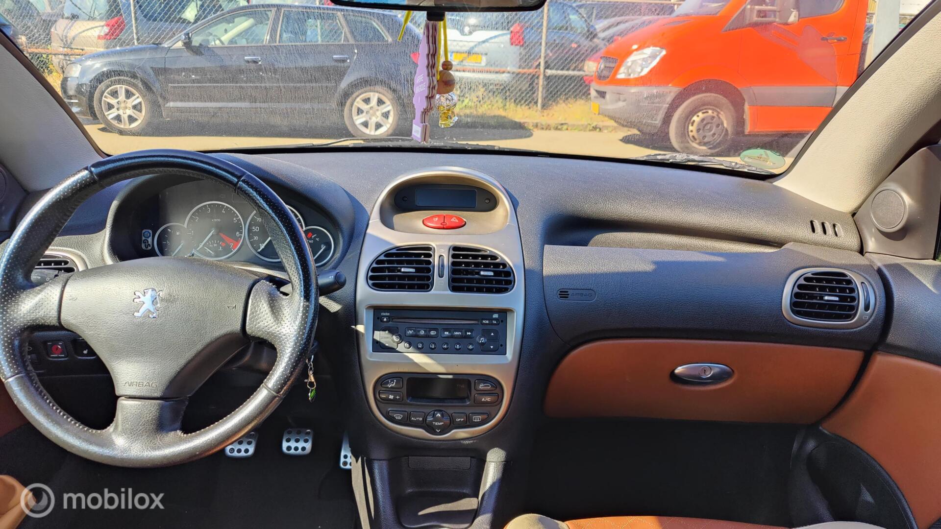 Foto van Peugeot 206 CC