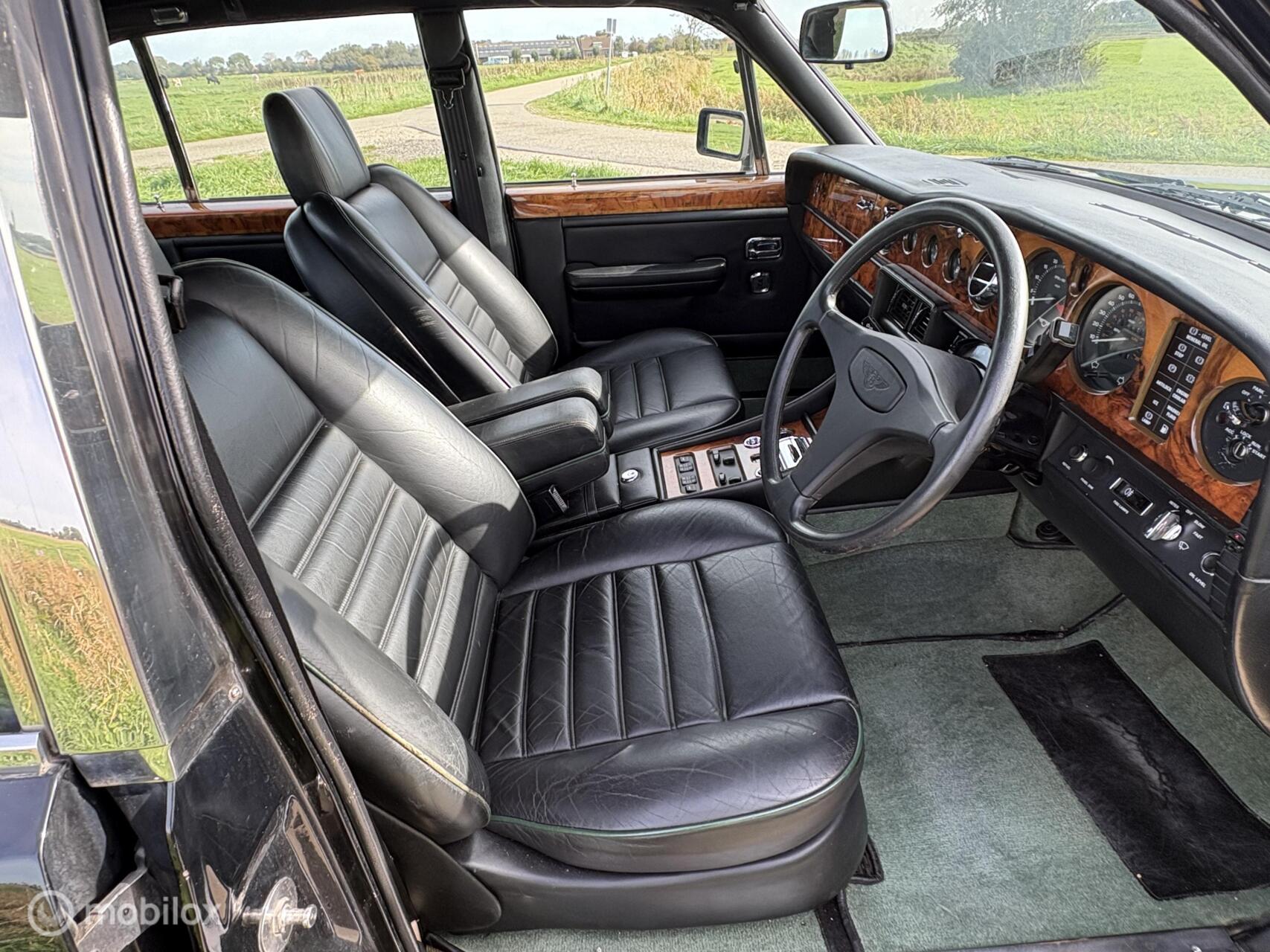 Foto van Bentley Turbo R