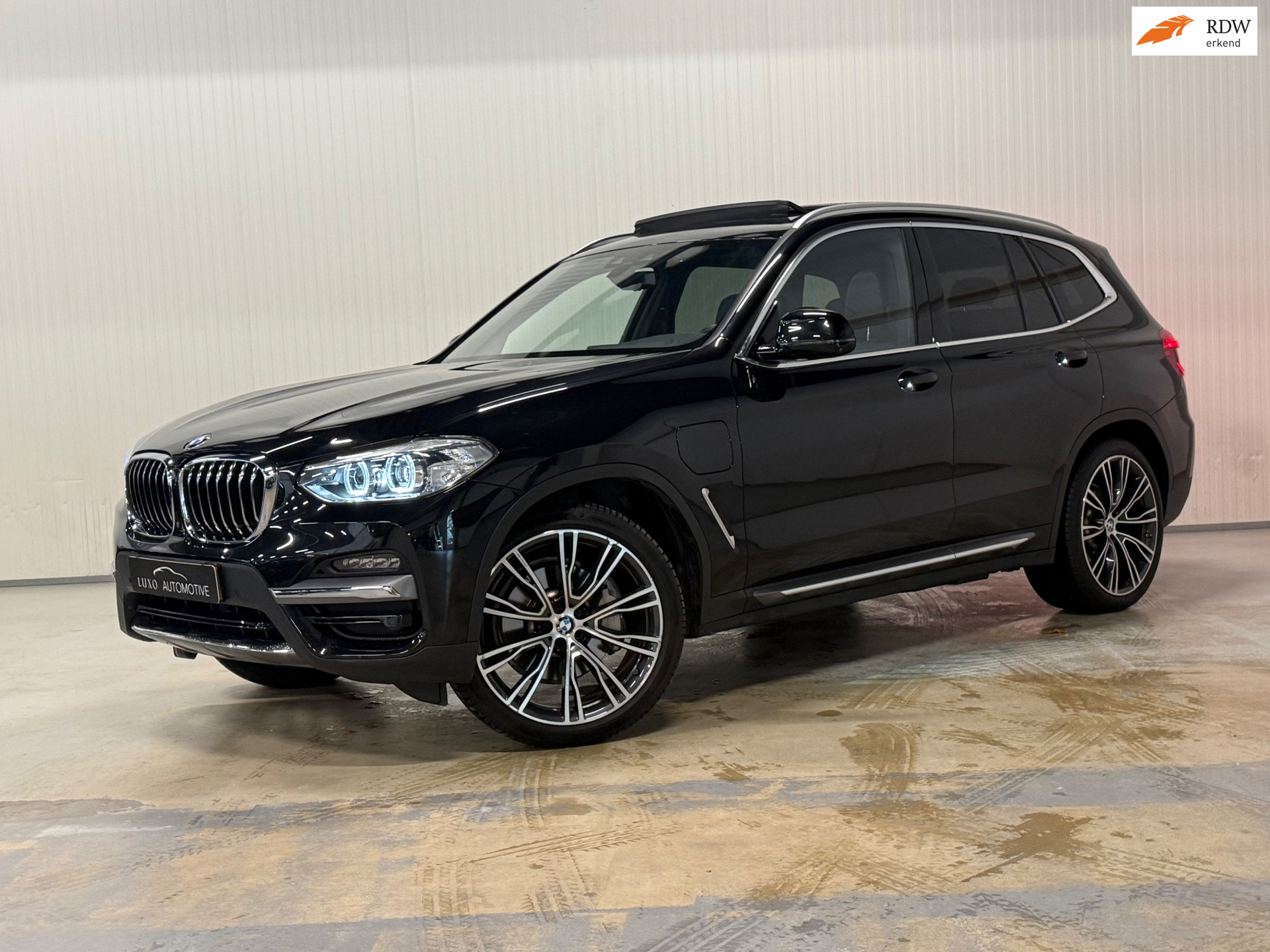 BMW X3 XDrive30e High Executive | PANO | 360 CAMERA | LEDER | LED | AMBIANCE 2021 - voorkant