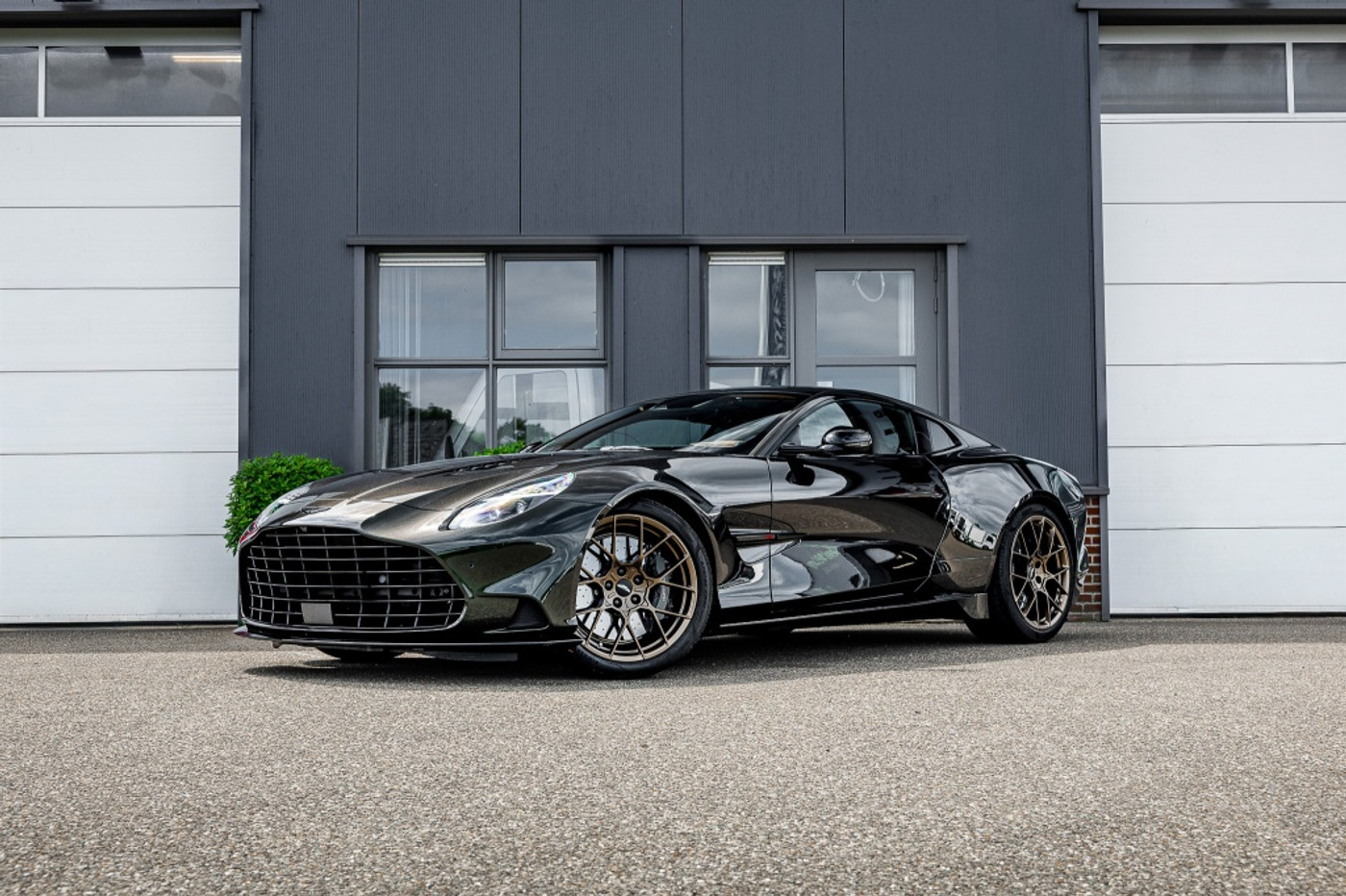 Foto van Aston Martin Vanquish