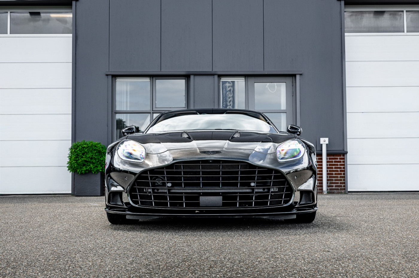 Foto van Aston Martin Vanquish