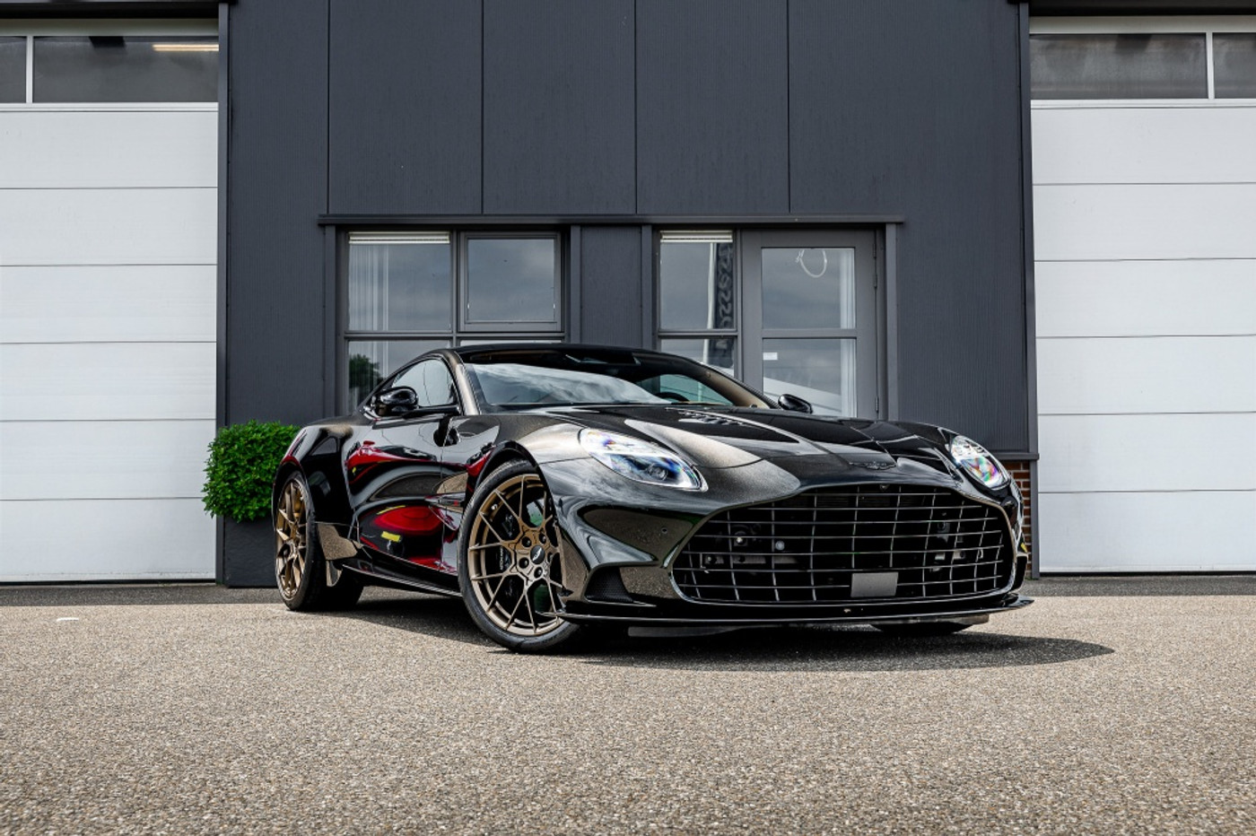 Foto van Aston Martin Vanquish
