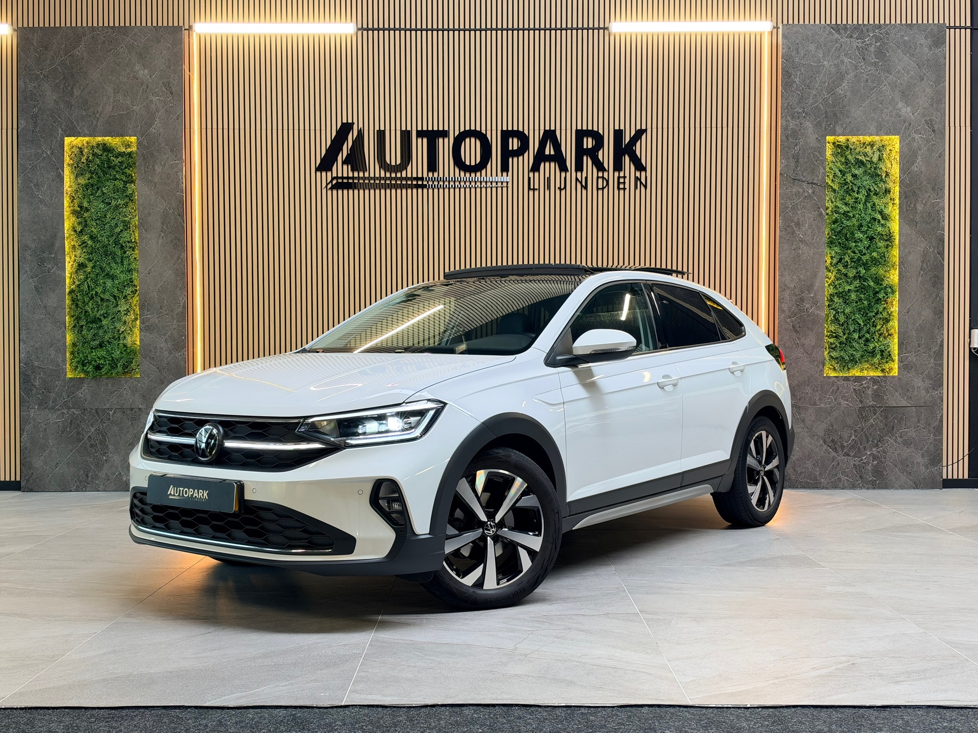Volkswagen Taigo 1.0 TSI |PANO|IQ LIGHT|KEYLESS|DODEHOEK|ACC|CAMERA|CARPLAY|2022|TREKHAAK| 2022 - voorkant