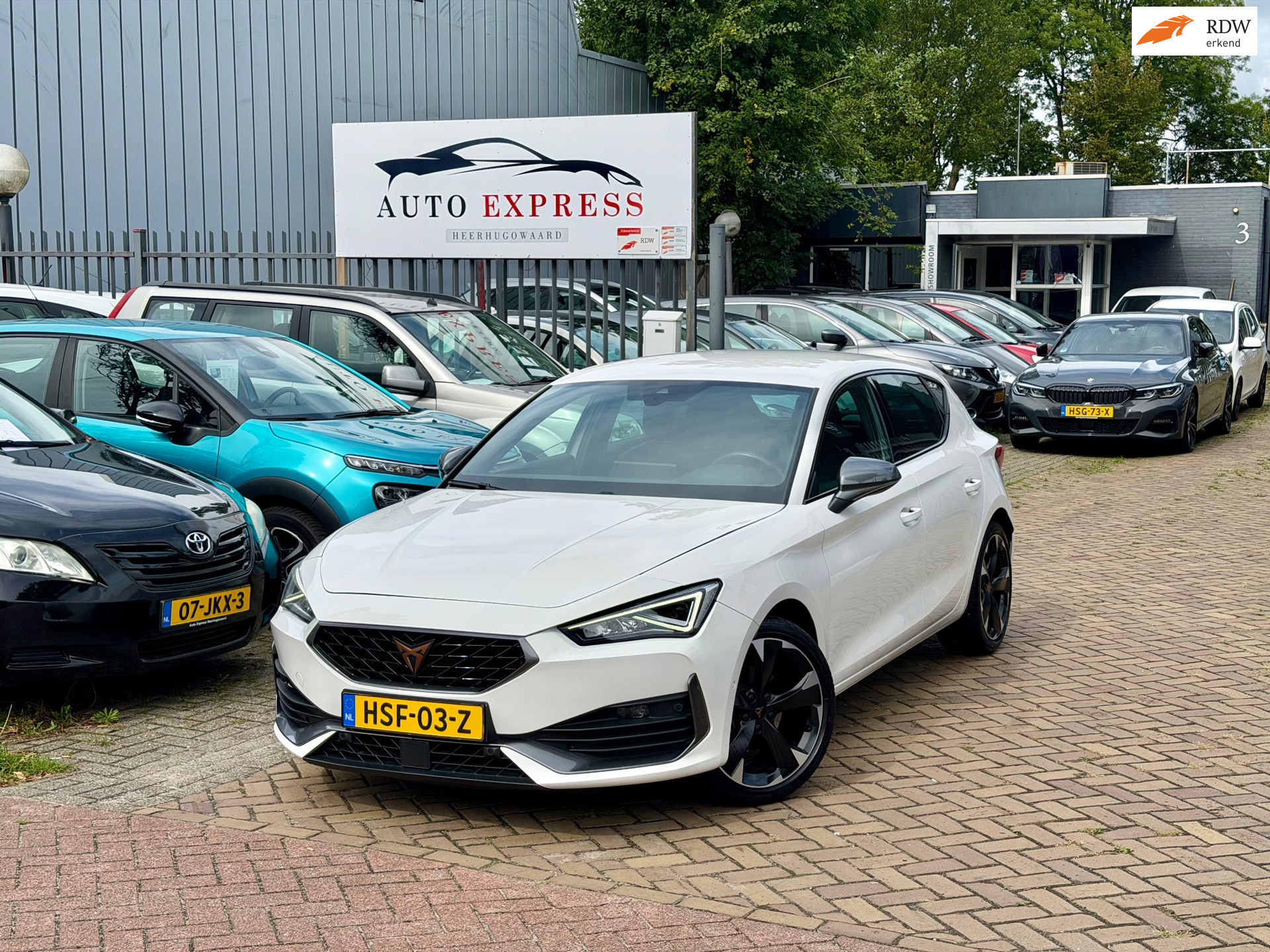 Cupra Leon 1.5 eTSI Business Edition Aut/ Adaptive Cruise/Carplay/Camra/Elektrische pak/lDrive assistent… 2023 - voorkant