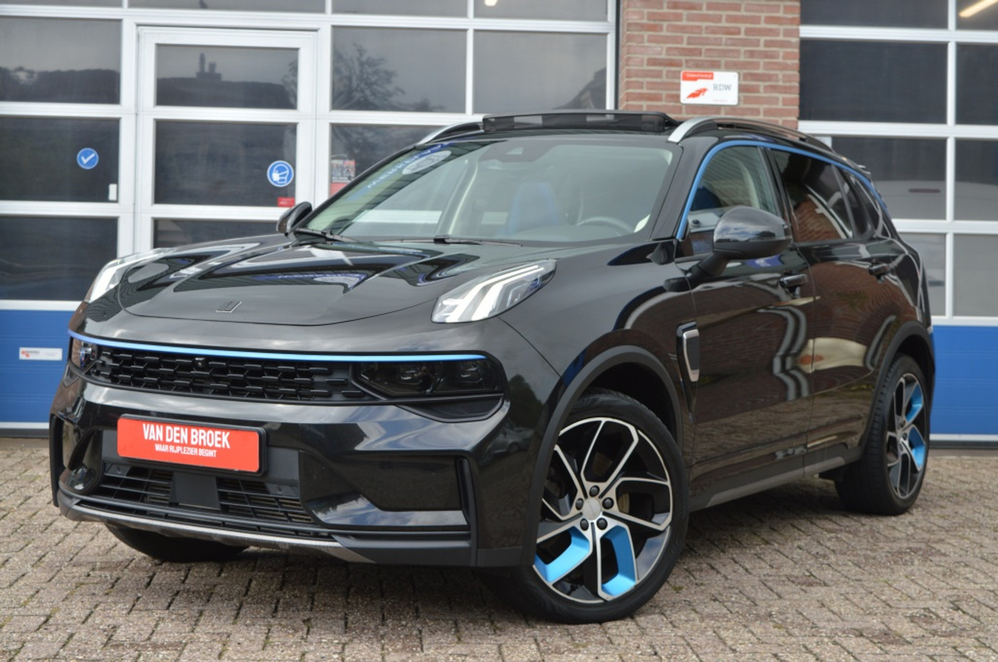 Foto van LYNK & Co 01