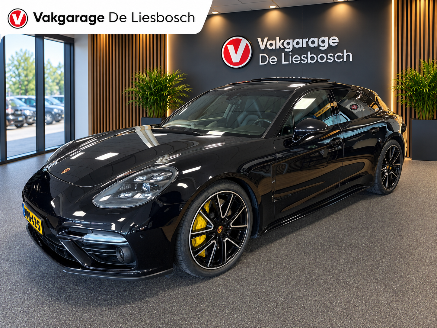 Porsche Panamera Sport Turismo 4.0 Turbo S E-Hybrid/pano/leer/keramisch/bose/softclose/sportchrono 2018 - voorkant