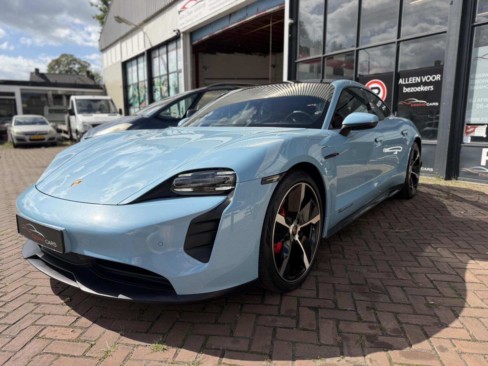 Foto van Porsche Taycan 4s