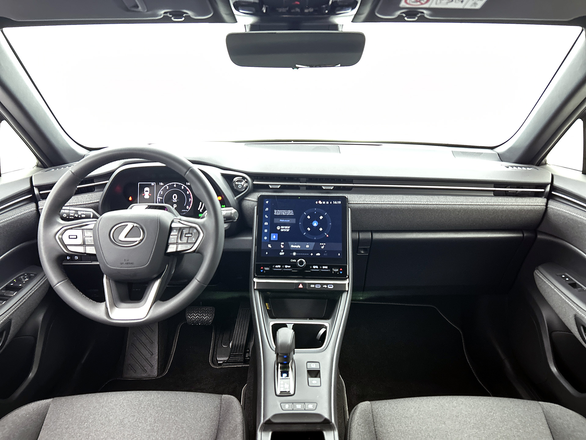 Foto van Lexus LBX