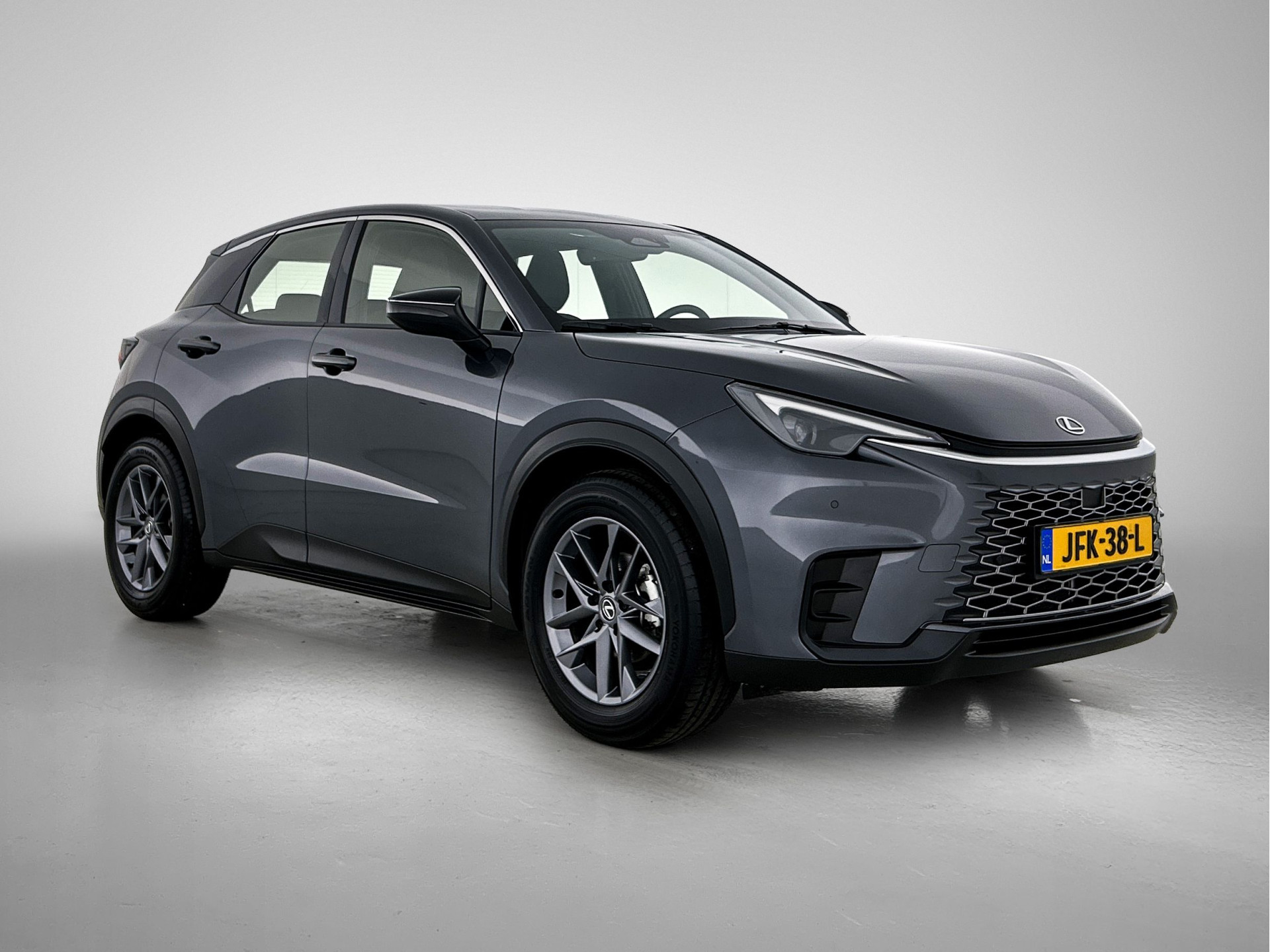 Foto van Lexus LBX