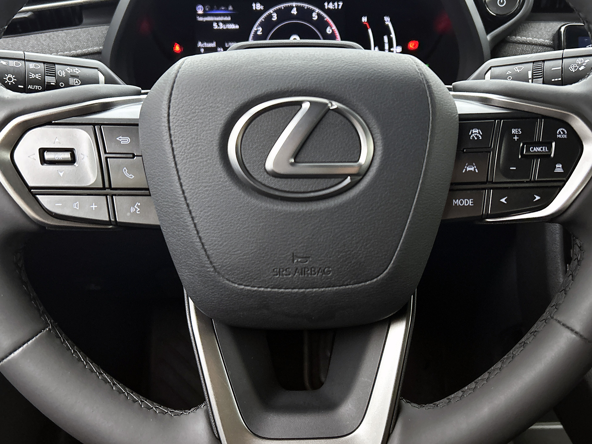 Foto van Lexus LBX