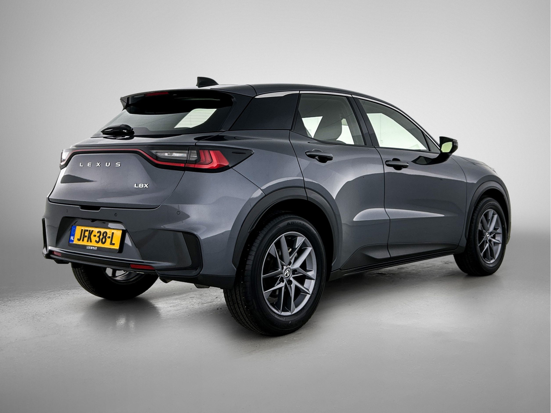 Foto van Lexus LBX