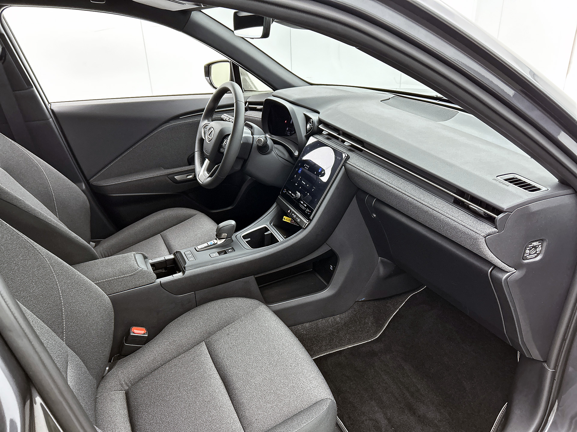 Foto van Lexus LBX