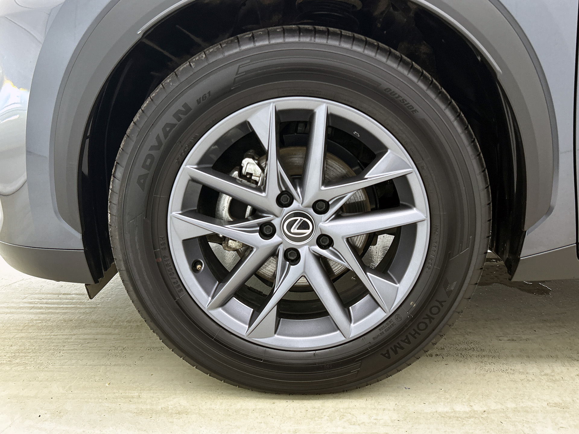 Foto van Lexus LBX