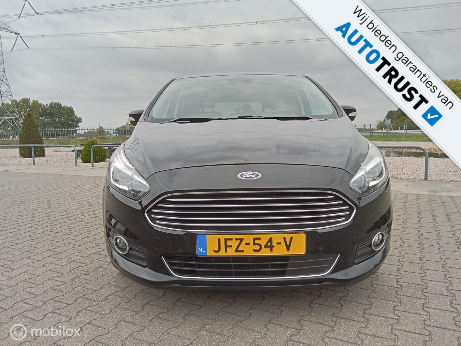 Foto van Ford S-max