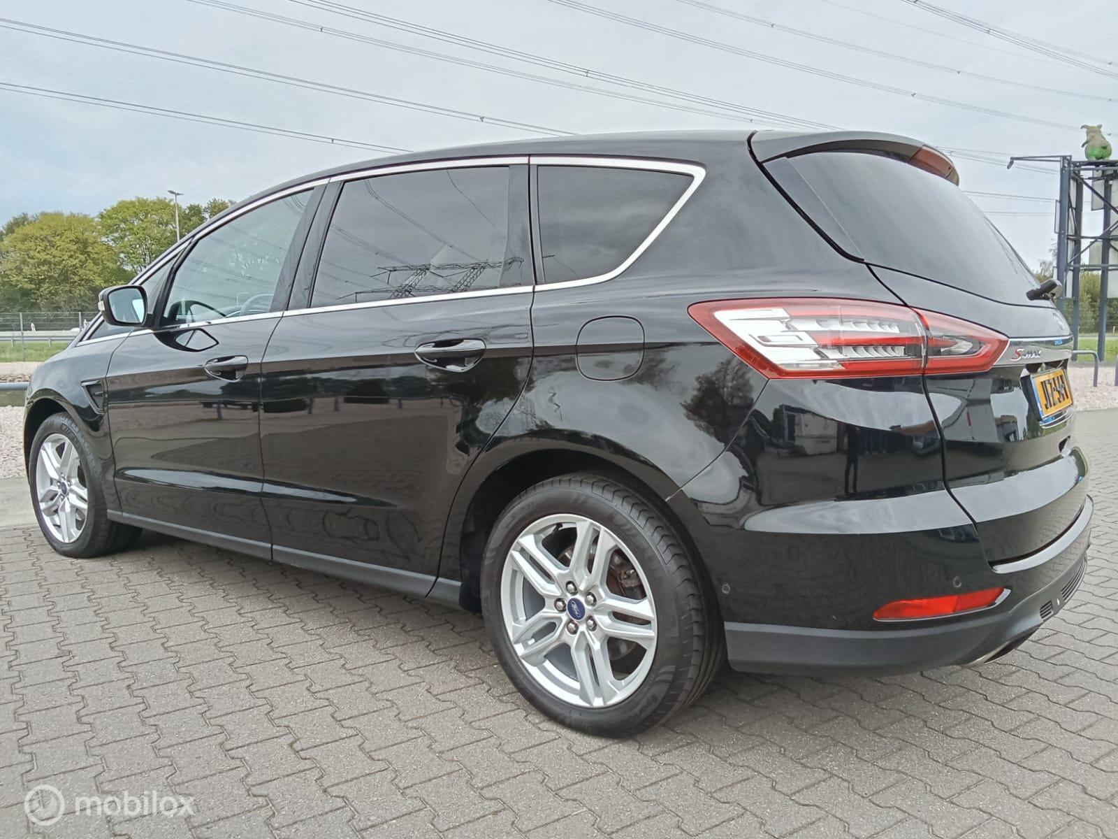 Foto van Ford S-max