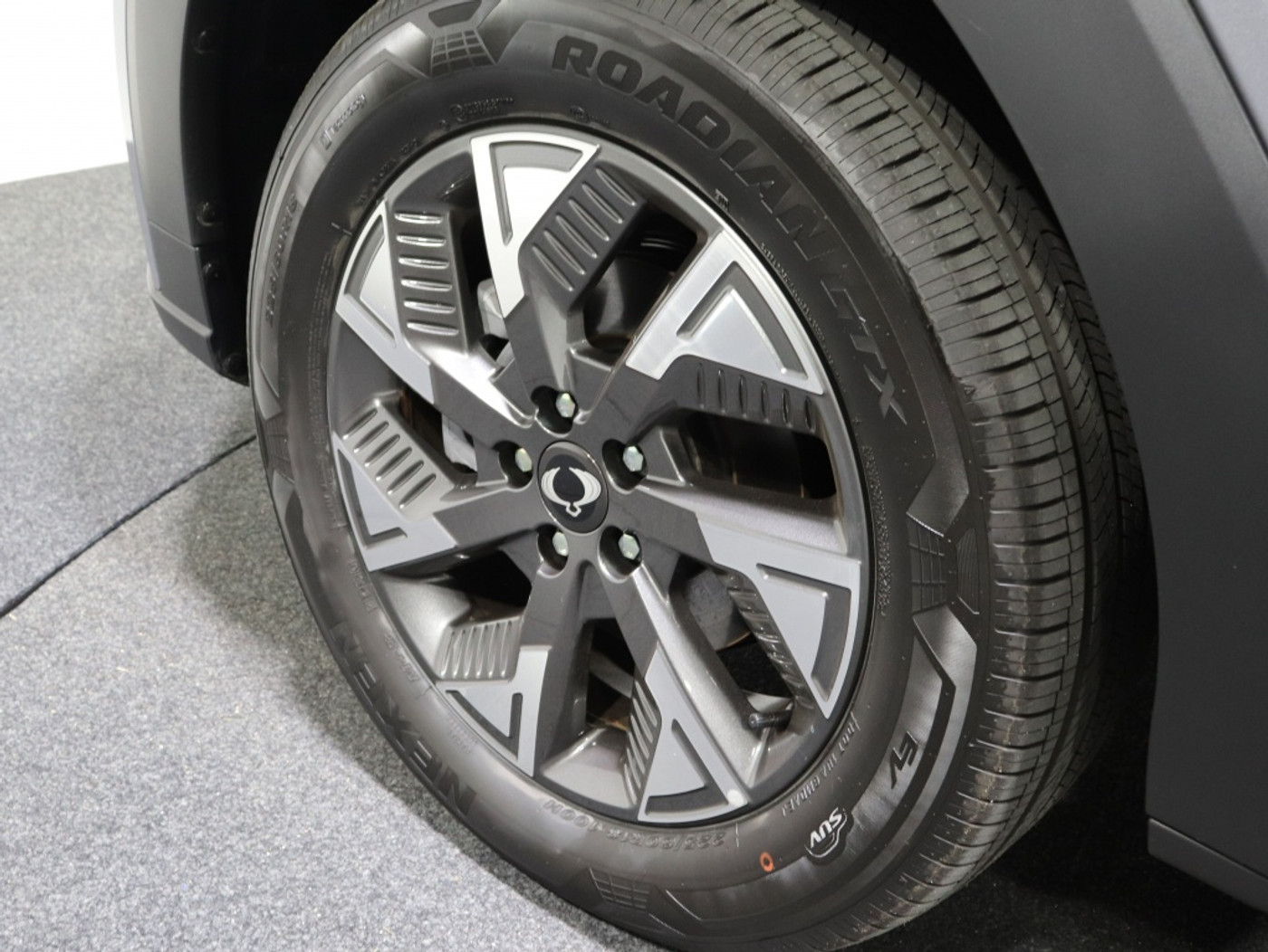 Foto van KGM Torres Evx
