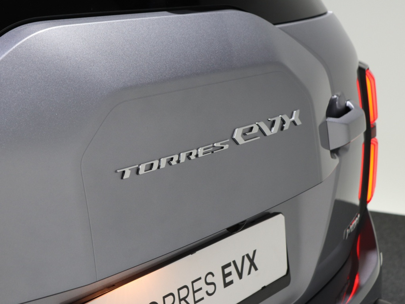 Foto van KGM Torres Evx