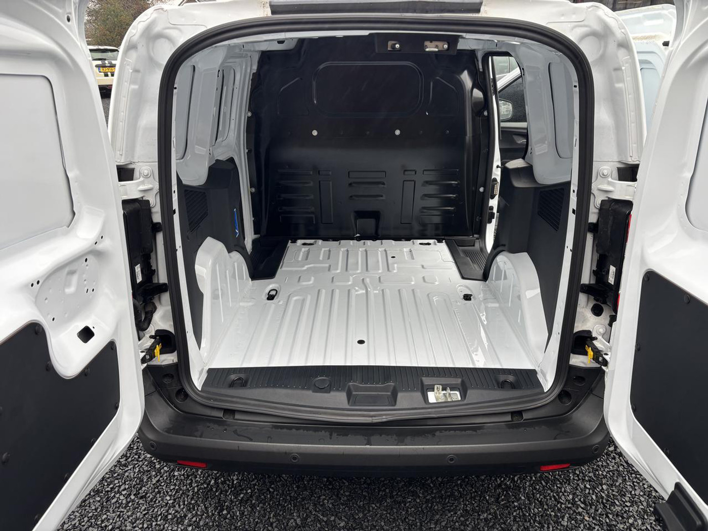 Foto van Ford Transit Courier Nieuw