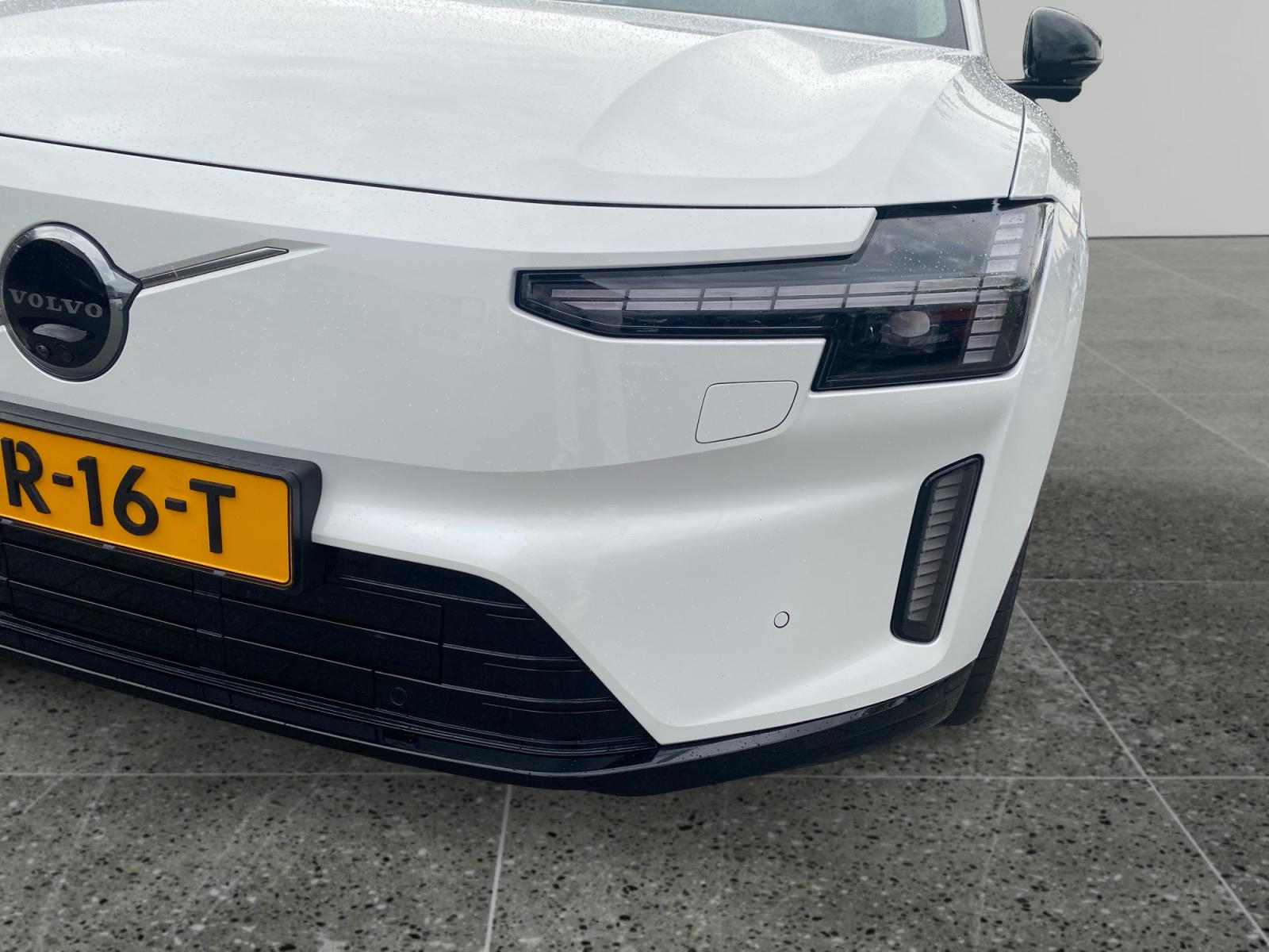 Foto van Volvo Es90