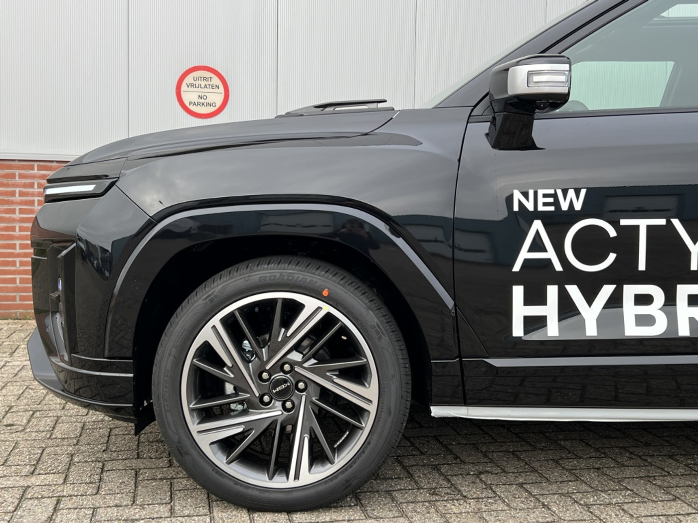 Foto van KGM Actyon Hybrid