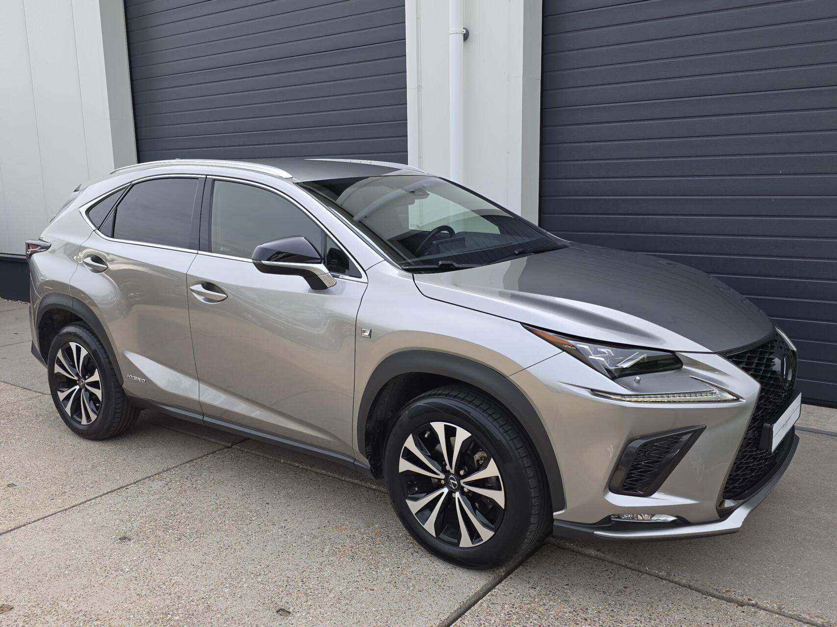 Foto van Lexus NX