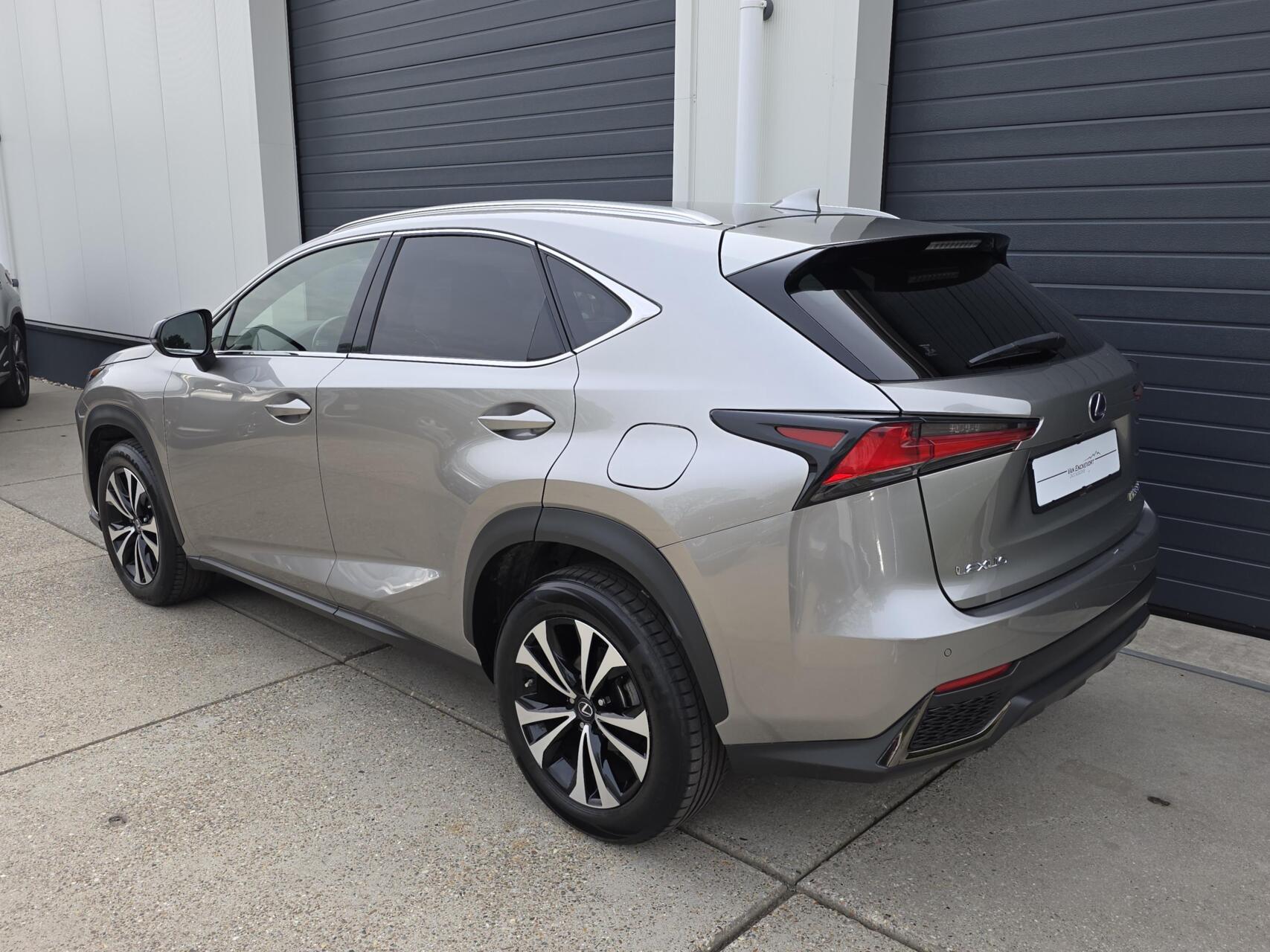 Foto van Lexus NX
