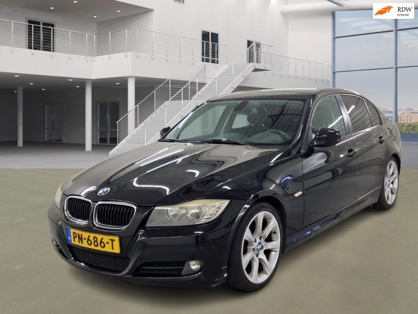 BMW 3-serie 318i Business Line 2010 - voorkant