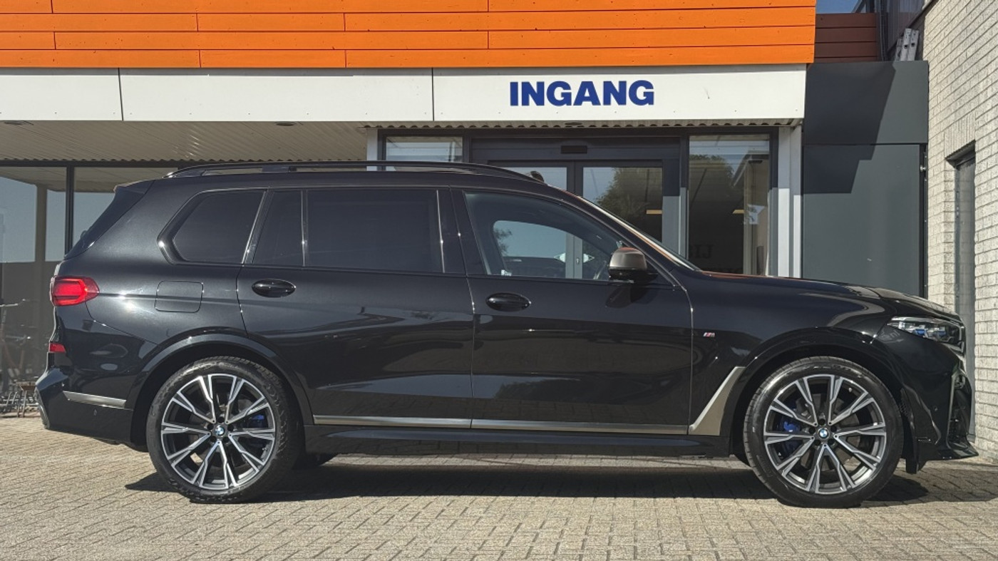 Foto van BMW X7 M50i